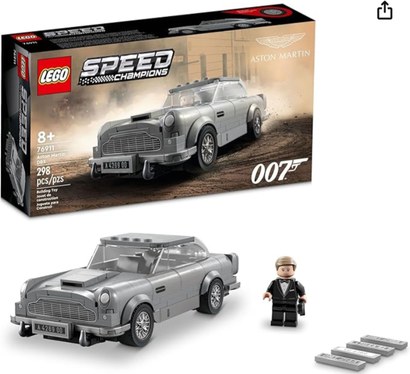 Image of the LEGO Creator Expert Fiat 500 boxed set 